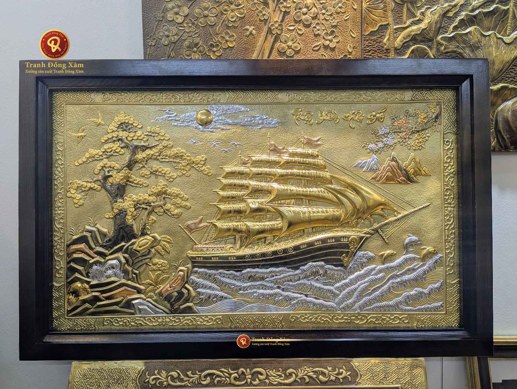 tranh thuận buồm xuôi gió nền xước khung gỗ